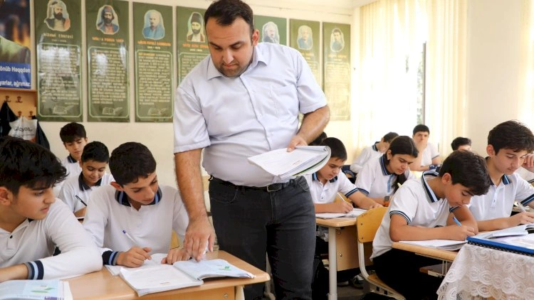 Niyə heç kim müəllim olmaq istəmir? – “Bu faktor təhsilə ciddi zərər vuracaq”