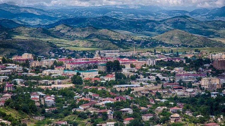 Erməni şairin heykəli götürüldü: Bu kənd geri qaytarılır