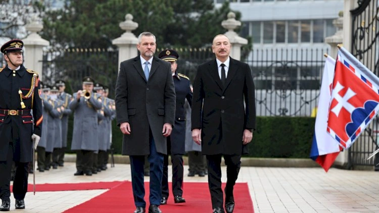 Prezident İlham Əliyevin Bratislavada rəsmi qarşılanma mərasimi oldu - Fotolar