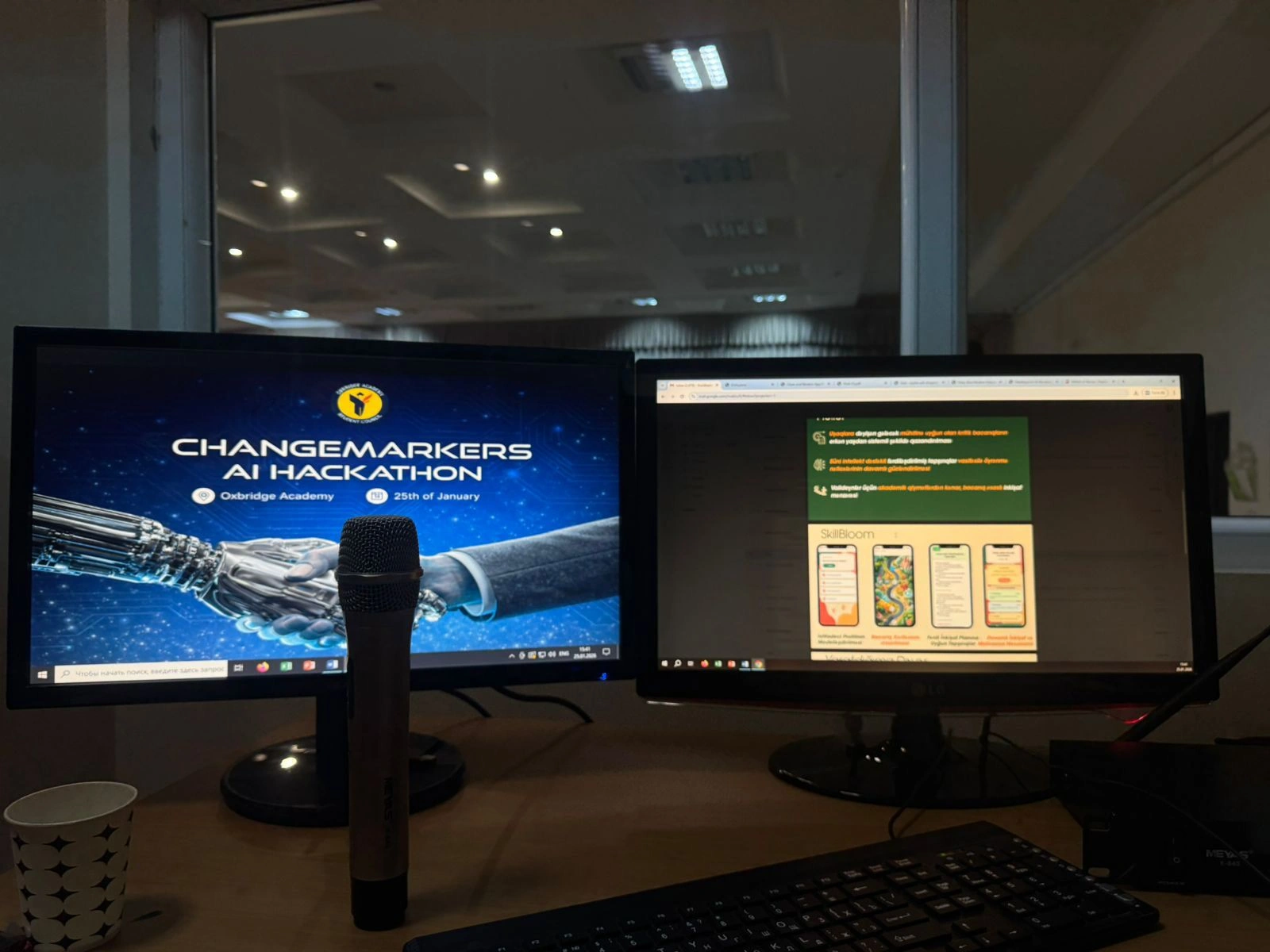 “Changemakers” AI Hackathon Oxbridge Akademiyasında uğurla keçirildi - FOTOLAR
