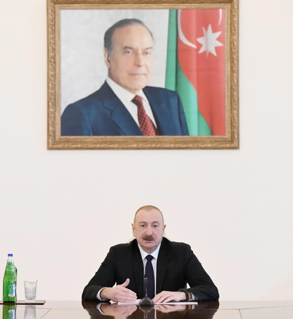 Prezident müşavirə keçirdi - FOTO - VİDEO
