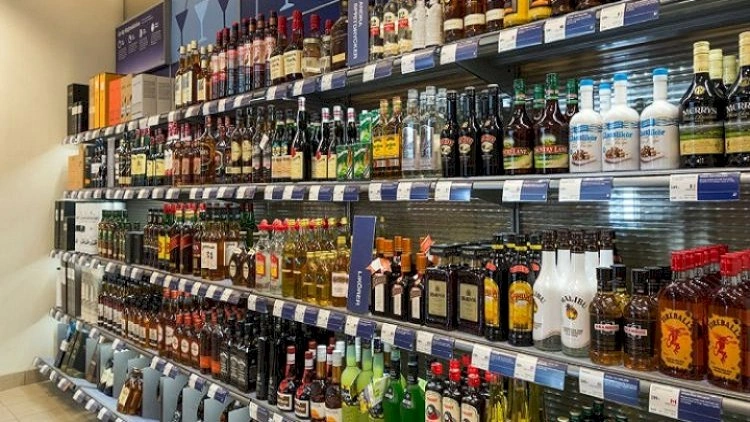 Azərbaycanda alkaqollu içkilərə görün nə qədər pul xərclənib