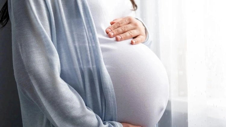 21 yaşlı qadın doğuş zamanı öldü