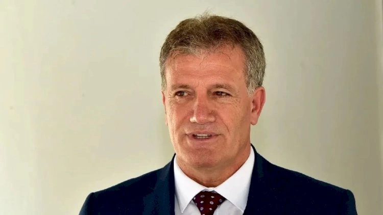 Qəzaya görə nazir işdən çıxarıldı
