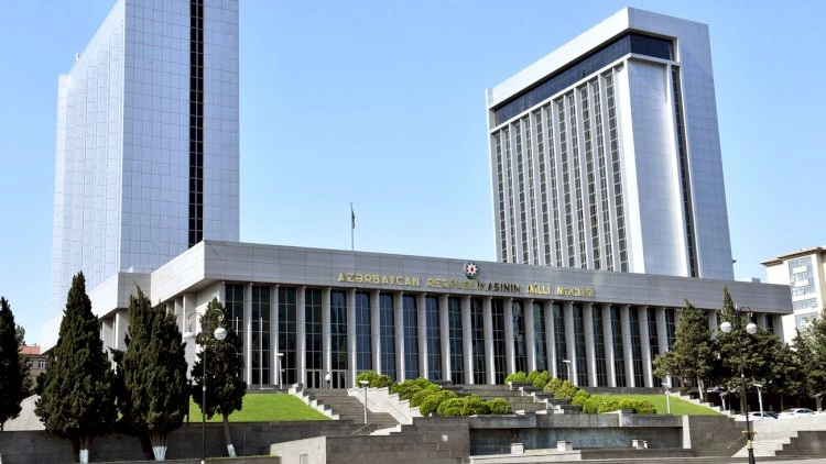 Milli Məclis hərbçilərlə bağlı dəyişikliyi qəbul etdi