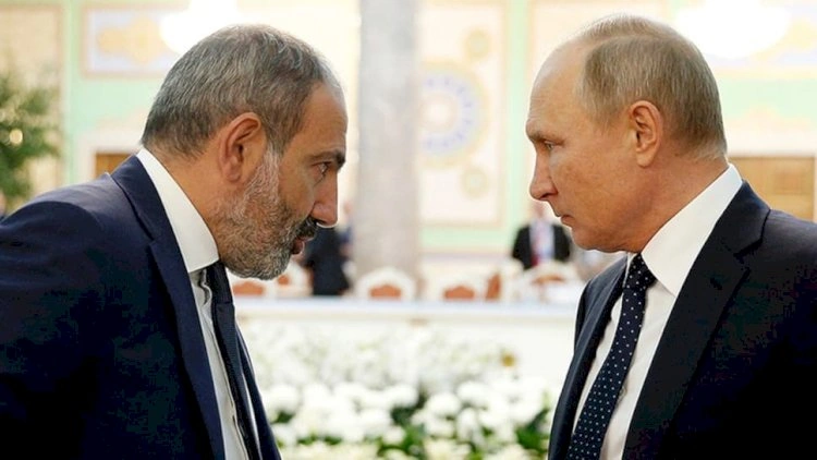 Putin indi də Paşinyanı konyakla “boğur”