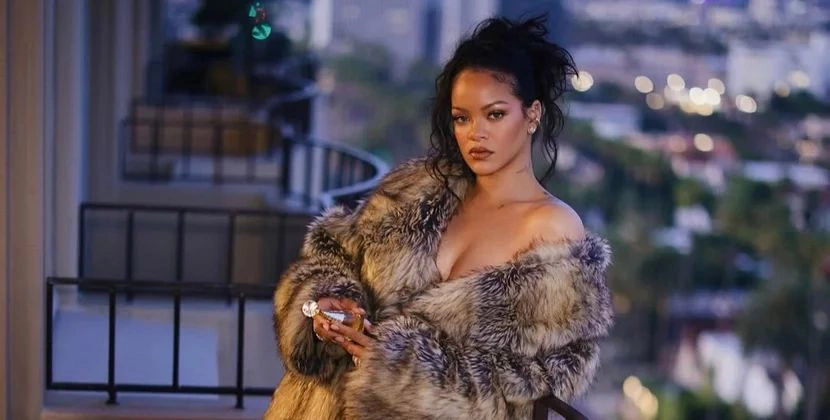 8 martda Rihannanın evi atəşə tutuldu