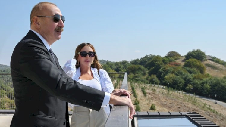 Prezident və birinci xanım hotellərin açılışında   - YENİLƏNİB