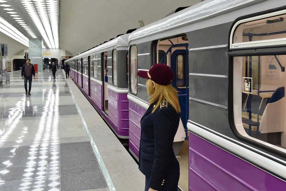 Bakı metrosunda sərnişin dünyasını dəyişdi - HADİSƏ