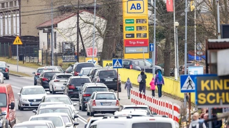 Almaniyada benzin böhranı