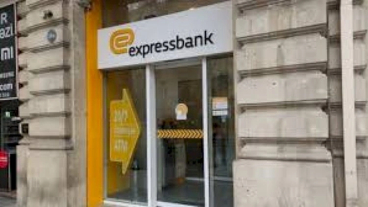 Expressbank hesabat açıqladı: Nağd pul azalıb