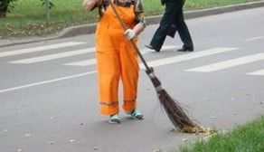 Bakıda süpürgəçini maşın vurub öldürdü