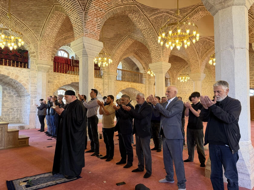 Şuşada bayram namazı qılınıb - FOTO