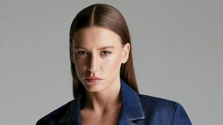 Serenay Sarıkaya bikinili görüntüləri ilə gündəmə gəldi –  FOTOLAR