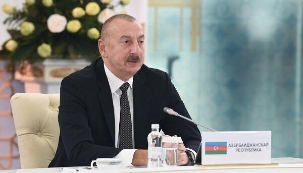 Prezident Sülh Şurasının ilk iclasında iştirak edir