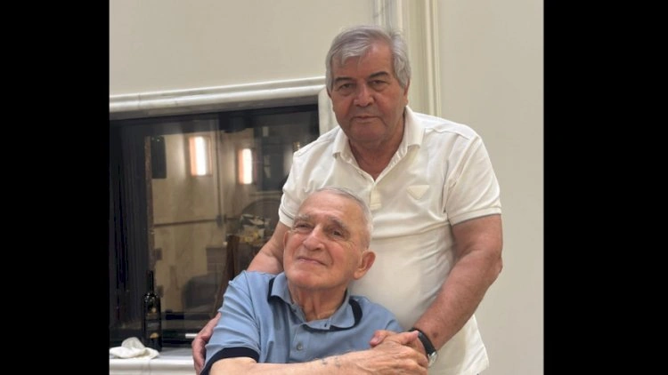 Sabir Rüstəmxanlıdan vəfat edən dostu ilə bağlı TƏSİRLİ YAZI