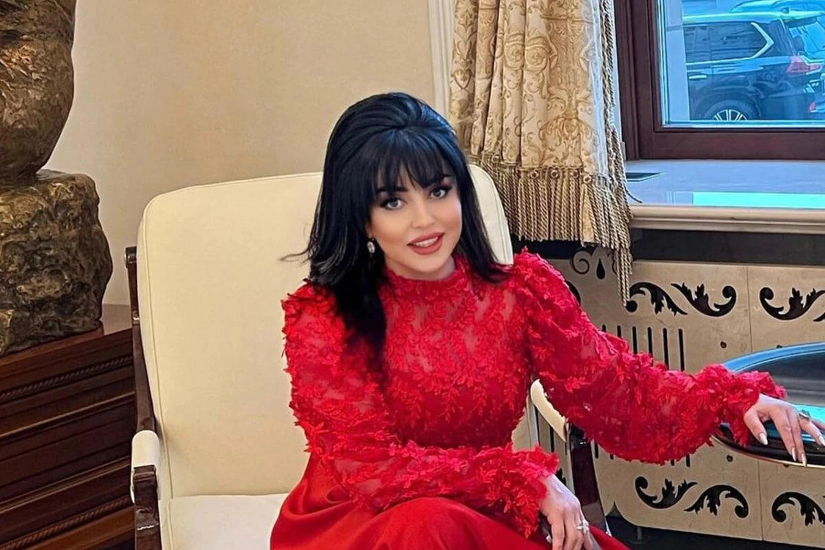 Gözəllik sirrini AÇIQLADI: Gündə 50 qoz, 2 alma - VİDEO