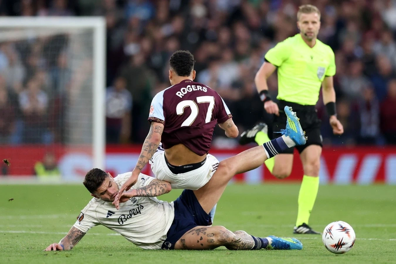 “Aston Villa” və“Frayburq” finala vəsiqə qazandı