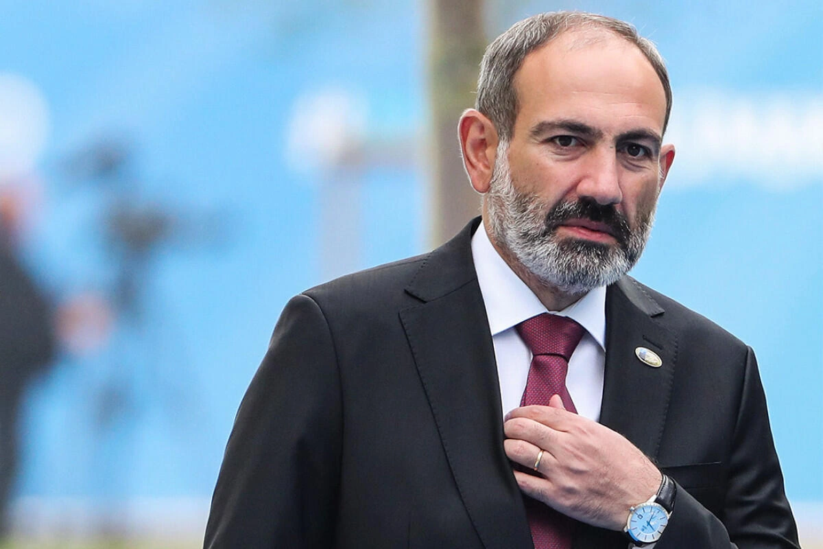 Paşinyan Anna Akopyanla rəsmən evləndi