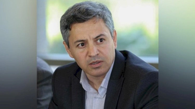“TikTokda ələ-ayağa dolaşan bir Tanrı var” - Yazıçının fikirləri gündəm oldu