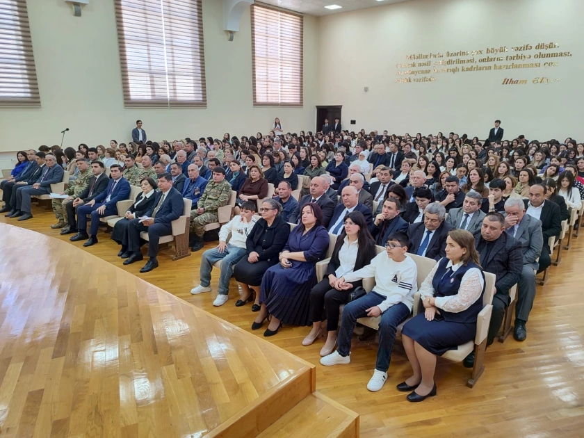 “Aprel döyüşləri - Zəfər yolu” adlı elmi konfrans keçirildi - FOTOLAR