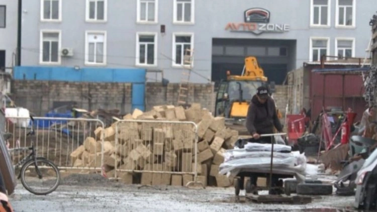 Bakıda daha bir bazar sökülür - VİDEO