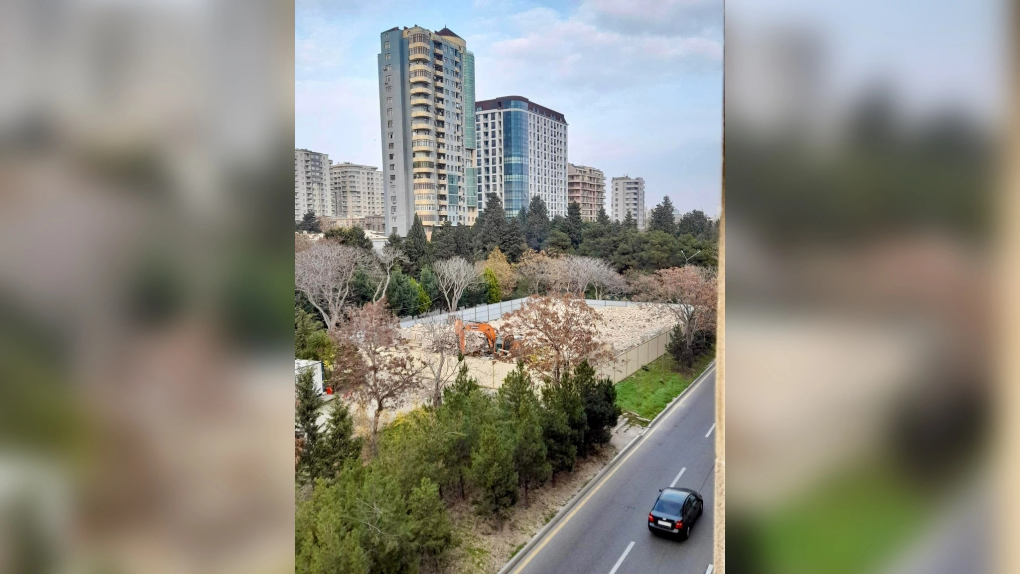 Bakının mərkəzində səssizcə “itən” park: Kim və nə üçün hasarlayıb?