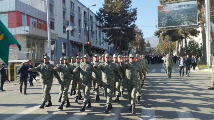 Xankəndidə hərbi yürüş keçirilir