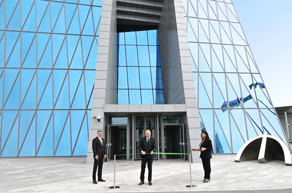 Prezident İlham Əliyev Mərkəzi Bankın yeni binasının açılışında iştirak edib - FOTO