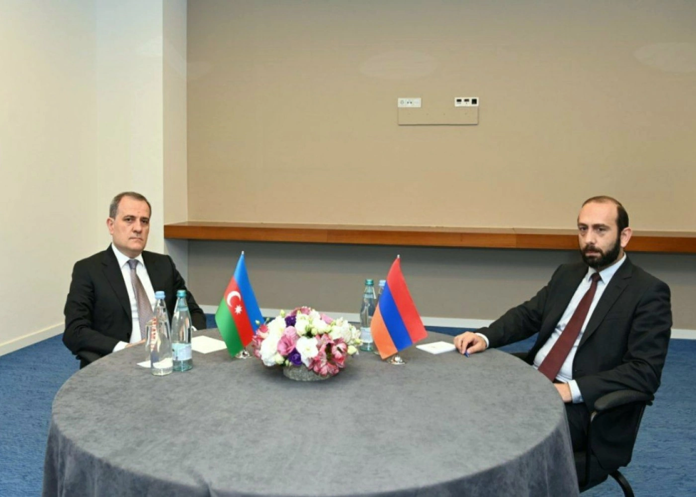 Ceyhun Bayramov Mirzoyanlamüzakirə apardı