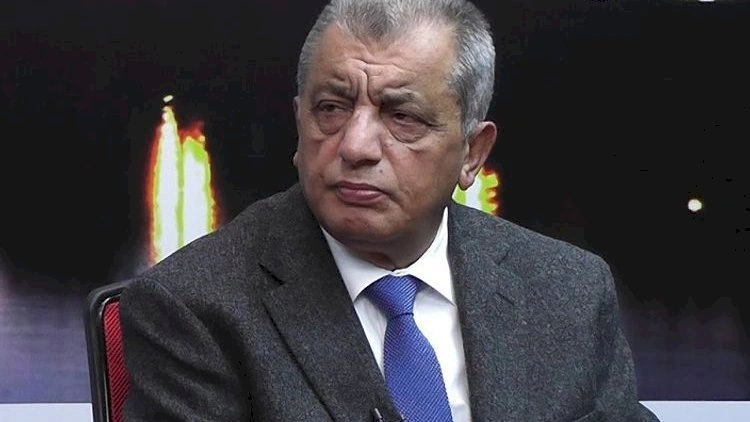“Yaltaqlığın başqa yollarını axtarın!” – Yazıçıdan deputata sərt reaksiya