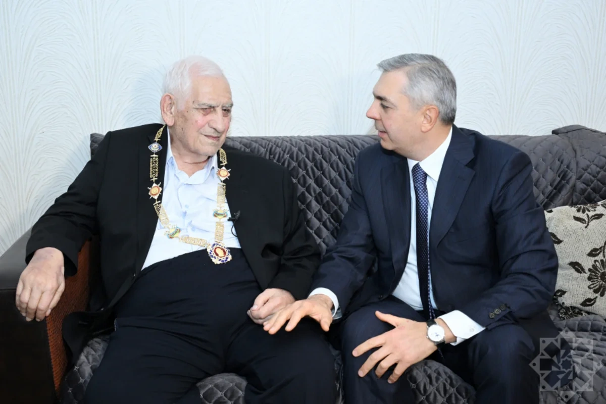 Xalq şairi Nəriman Həsənzadəyə Heydər Əliyev ordeni təqdim edilib