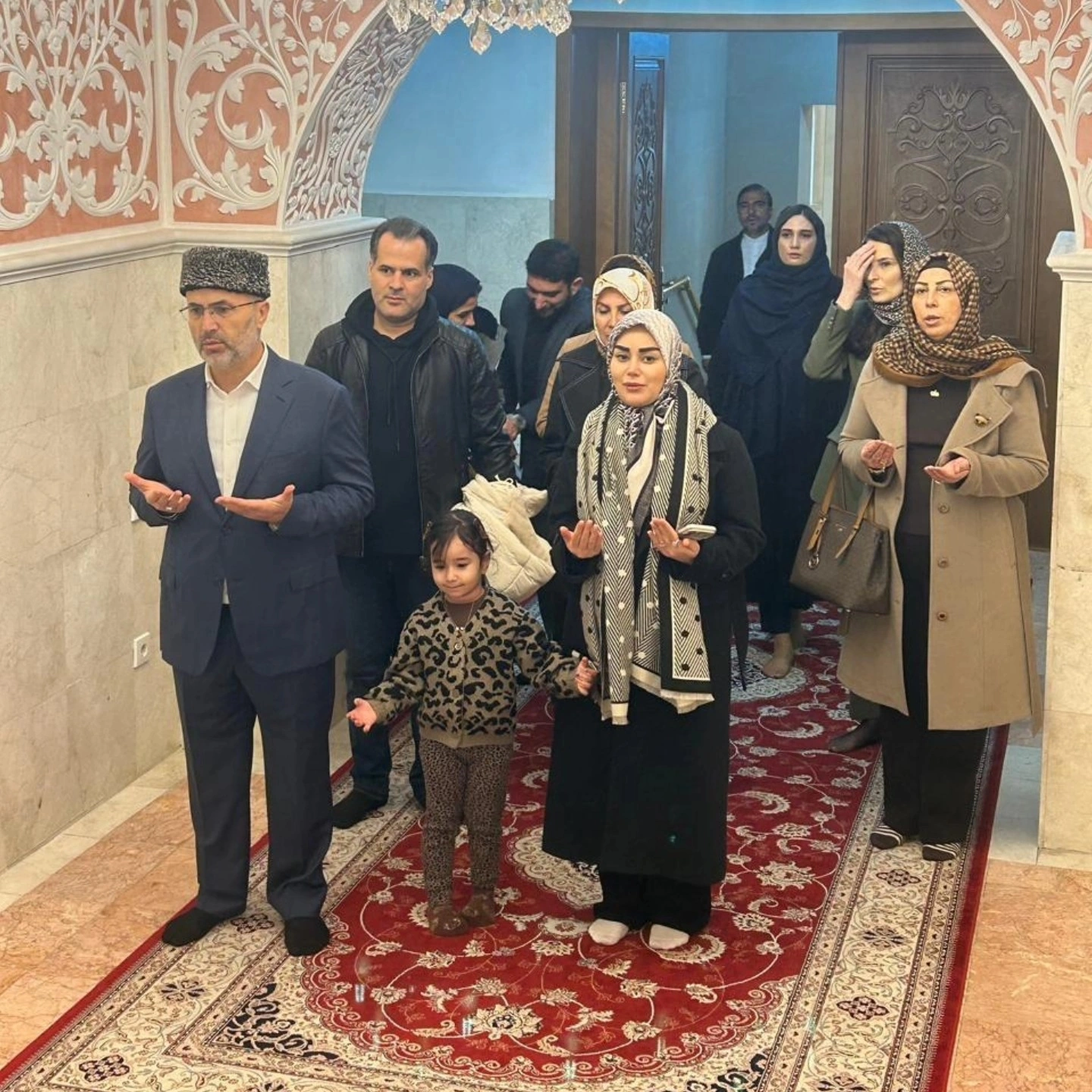 Nazirin xanımı Bibiheybət məscidini ziyarət etdi - Fotolar