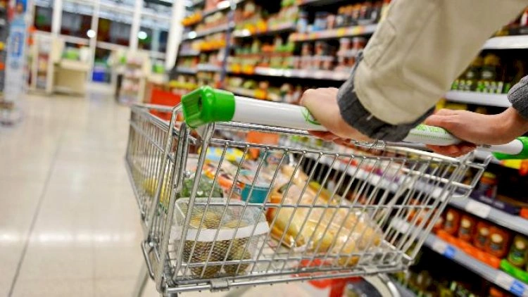 6 illik FƏRQ: 100 manata indi nə ala bilirik?   - MARAQLI STATİSTİKA