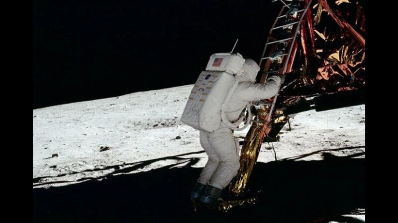 NASA Ay səthinə enişi təxirə saldı