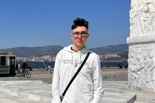 Bakıda 22 yaşlı oğlan qəfil vəfat etdi - FOTO