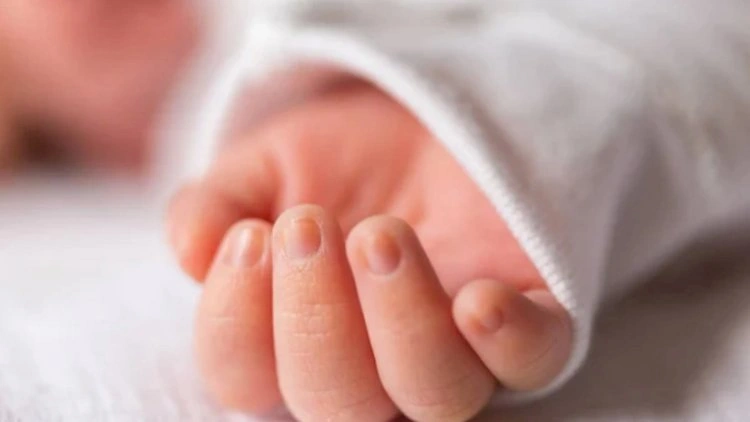 Bakıda 14 yaşlı qız ana oldu