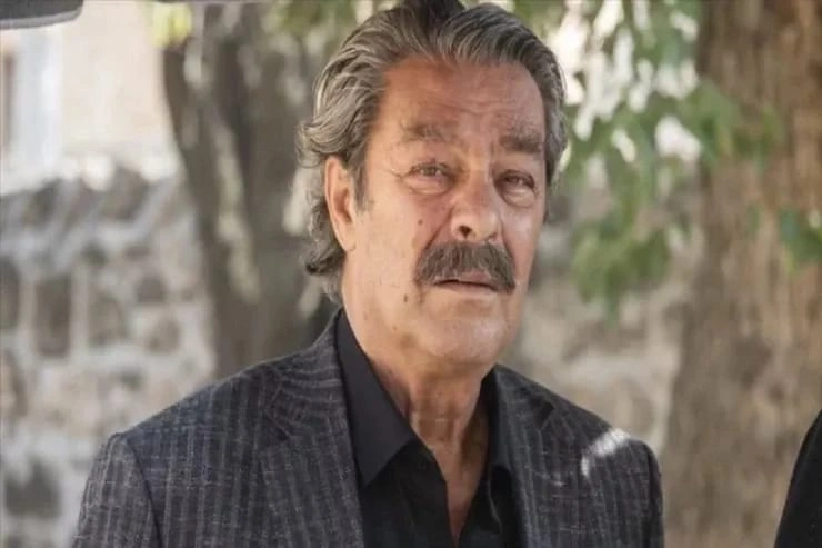 Kadir İnanır xəstəxanaya yerləşdirilib