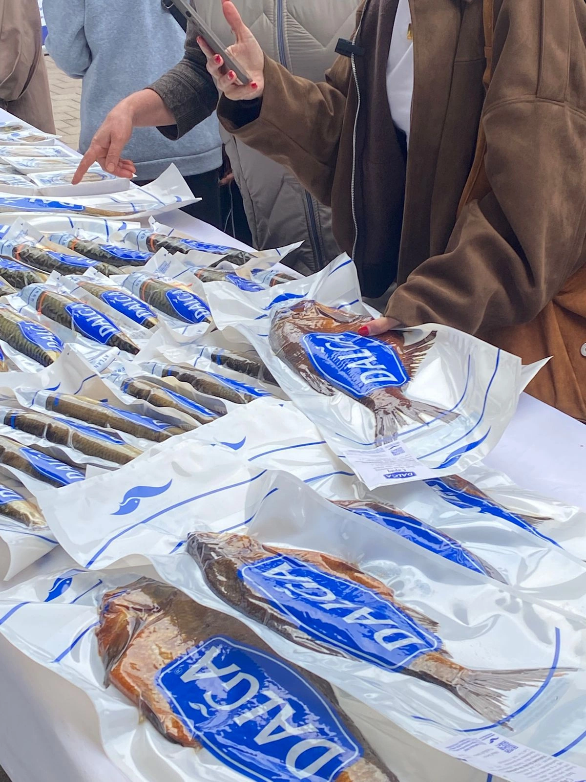 “AzProduct” MMC-nin “Dalğa” brendi Neftçalada ilk Balıq Festivalında iştirak edib -  FOTO