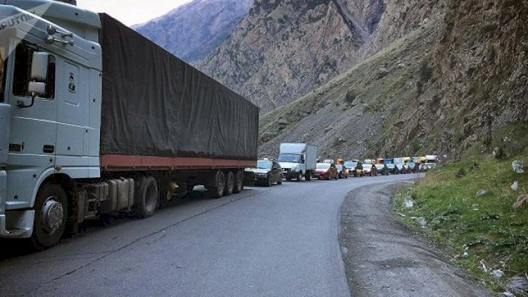 Yuxarı Lars yük maşınları üçün bağlandı