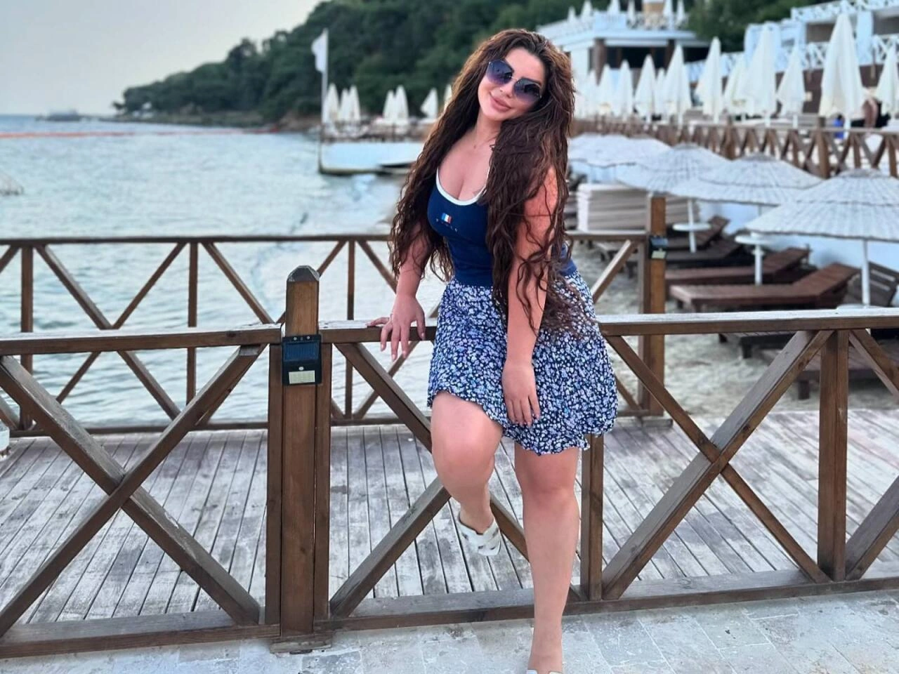 Bakıda 4 evim var - Müğənni
