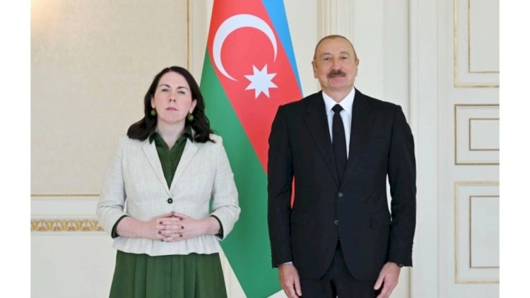 İrlandiyanın yeni səfiri etimadnaməsini təqdim etdi