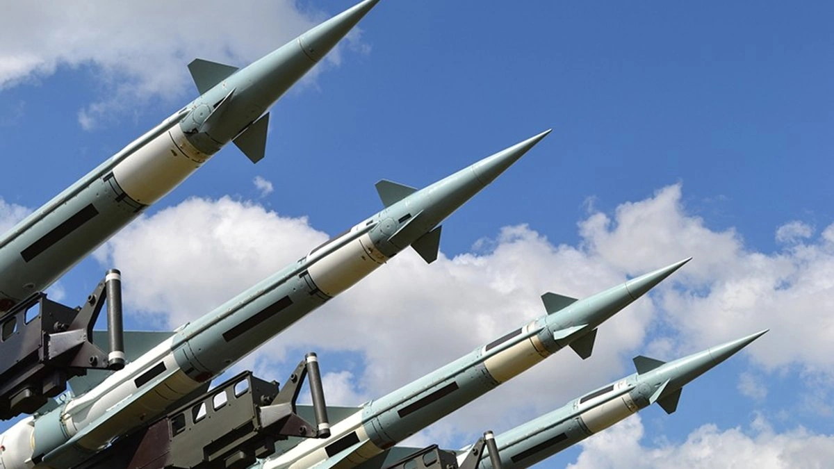 Qətər İrandan atılan 17 ballistik raketi zərərsizləşdirdi