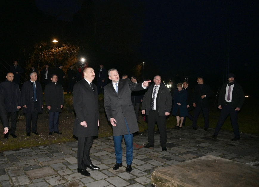 Azərbaycan və Slovakiya prezidentləri Bratislavada “Azadlıq Qapısı” abidəsini ziyarət etdilər - Fotolar