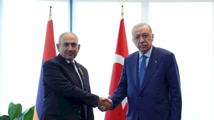 Nikol Paşinyan Rəcəb Tayyib Ərdoğanla görüşdü
