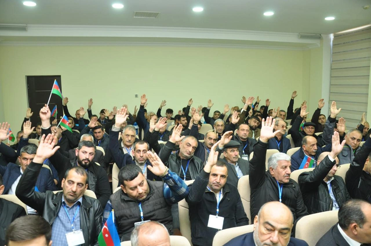 Vəhdət Partiyası regionlarda dayaqlarını bərkidir