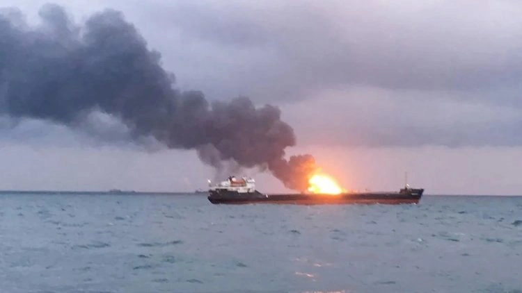 Oman sahilləri yaxınlığında tankerə hücum edildi
