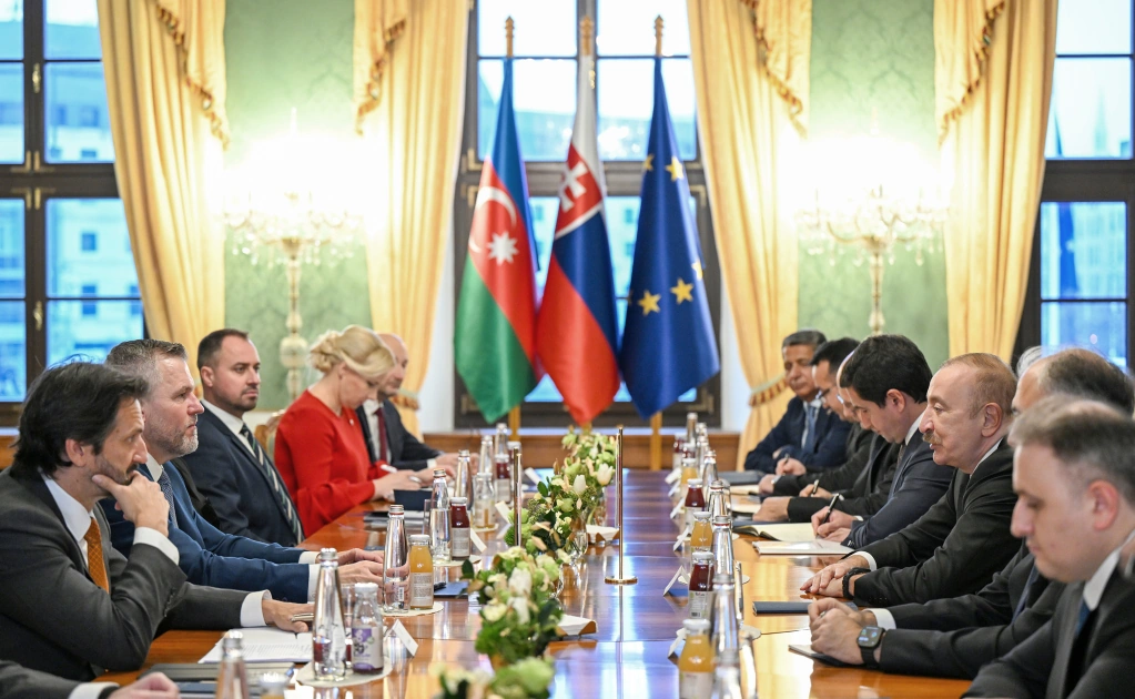 Bratislavada Prezident İlham Əliyevin Slovakiya Prezidenti ilə geniş tərkibdə görüşü oldu - Fotolar