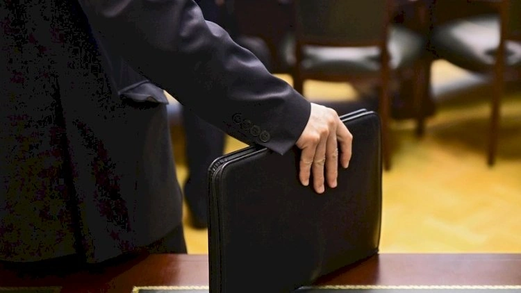 Azərbaycanda deputatın mandatına xitam verilir - Foto
