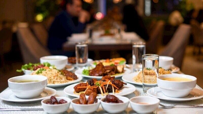 Restoranlarda iftar süfrələri: ibadət, yoxsa dəb?